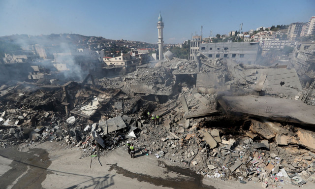 Το Ισραήλ σφυροκοπά τον Λίβανο: Ένα 11όροφο κτίριο κατέρρευσε μετά την πυραυλική επίθεση (Βίντεο)