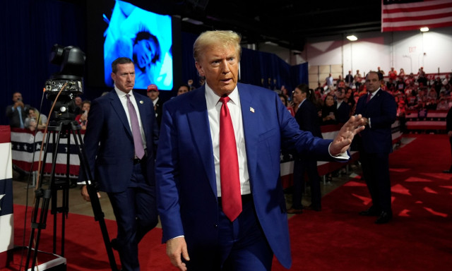 Ντόναλντ Τραμπ: Κινέζοι χάκερ έβαλαν στο στόχαστρο τα τηλέφωνά του