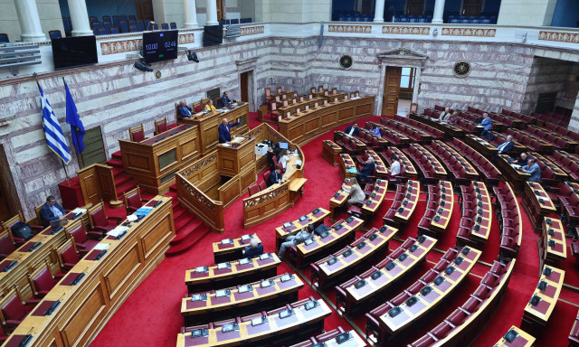 Στη Βουλή κατατέθηκε το νομοσχέδιο για την αποθήκευση ηλεκτρικής ενέργειας και διαχείριση αποβλήτων