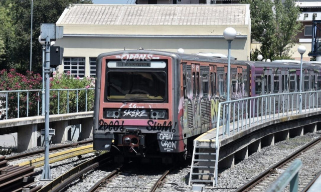 ΗΣΑΠ: Νεκρός ο άνδρας που έπεσε από την πεζογέφυρα ανάμεσα σε Μαρούσι και ΚΑΤ