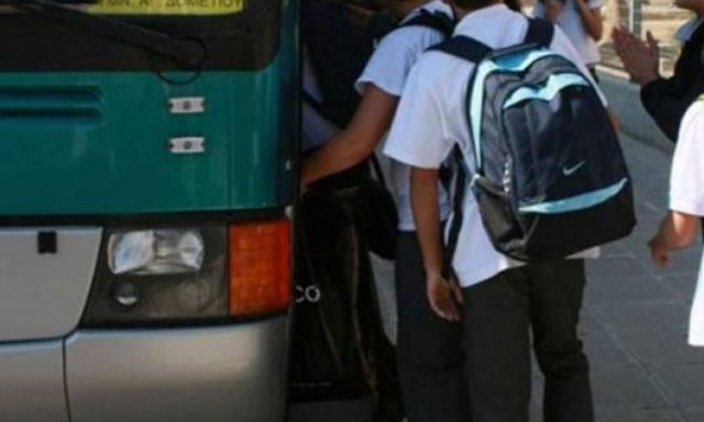 Αιτωλοακαρνανία: 26χρονος επιδειξίας παρενόχλησε μαθητές σε λεωφορείο και γδύθηκε μπροστά τους