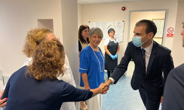 Θεμιστοκλέους: 4.000 θέσεις μόνιμου και επικουρικού προσωπικού στο ΕΣΥ για το 2025