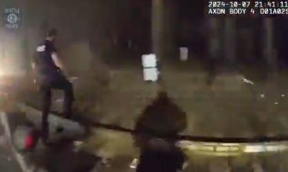 Σιάτλ: 57χρονος που είχε πέσει σε γραμμές τρένου σώθηκε τελευταία στιγμή από αστυνομικούς