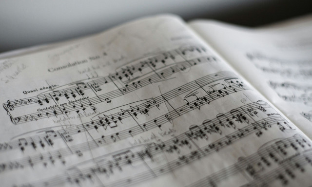 Μελέτη: Η μουσική επιταχύνει την ανάρρωση μετά από χειρουργικές επεμβάσεις