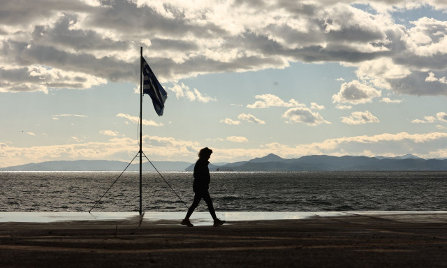 Καιρός: Ηλιοφάνεια την 28η και μετά... χιόνια - Όλα «τούμπα» μετά την παρέλαση