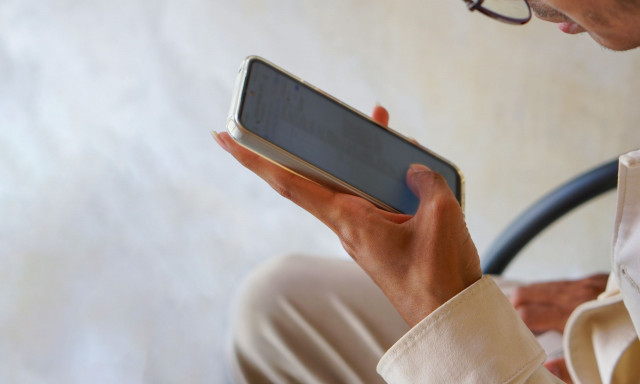 Ο πανεύκολος τρόπος για να στείλεις αρχεία από το κινητό στον υπολογιστή σου