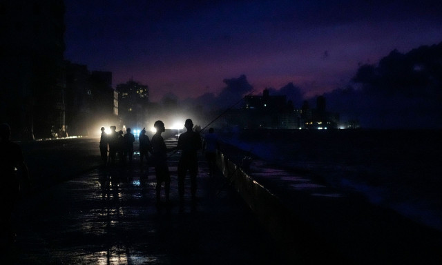 Κούβα: Βυθίστηκε στο σκοτάδι - Μπλακ άουτ σε όλο το νησί