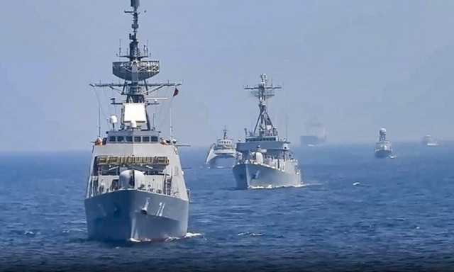 Το Ιράν διεξάγει ναυτικά γυμνάσια με τη Ρωσία και το Ομάν στον Ινδικό Ωκεανό