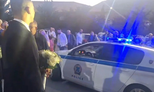 Ηράκλειο: Συνοδεία περιπολικού έφτασε η νύφη στην εκκλησία!
