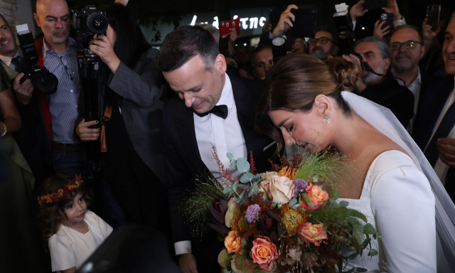 Χάρης Δούκας: Παντρεύτηκε στη Θήβα ο Δήμαρχος Αθηναίων - Εντυπωσιακή η Γεωργία Πολυτάνου