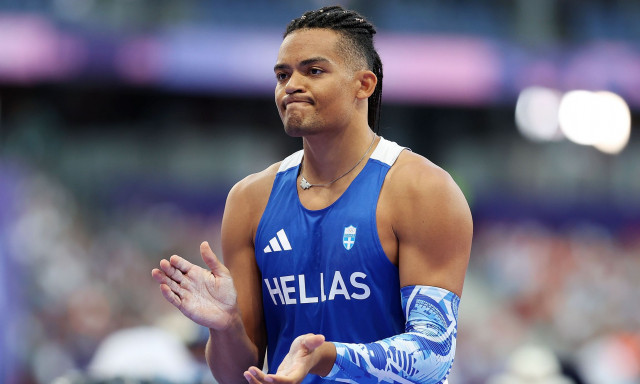 Γενέθλια για τον Εμμανουήλ Καραλή: Η σπάνια φωτογραφία με τη δίδυμη αδερφή του