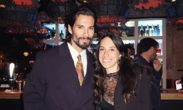 Γιώργος Καράβας: Έκλεισε τα 42 και πήρε το πιο τρυφερό φιλί από τη σύζυγό του