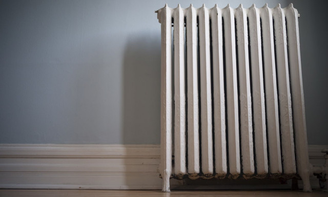 «Πριμοδότηση» σε όσους χρησιμοποιούν ρεύμα για να ζεσταθούν – Οι αλλαγές στο επίδομα θέρμανσης