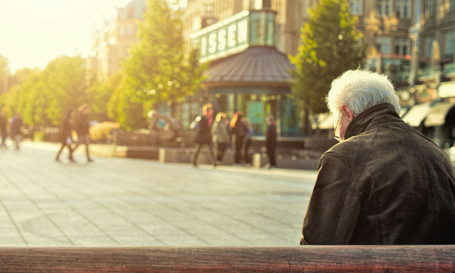 Νωρίτερα οι συντάξεις Δεκεμβρίου - Πότε θα καταβληθούν