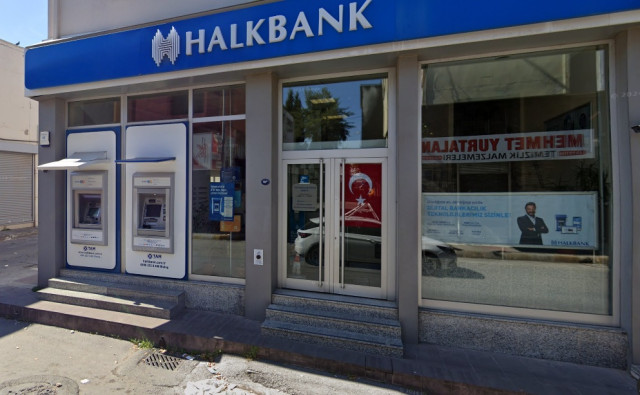 Spiegel: Η τουρκική κρατική Halkbank ύποπτη για μεταφορά «δεσμευμένων» χρημάτων στο Ιράν