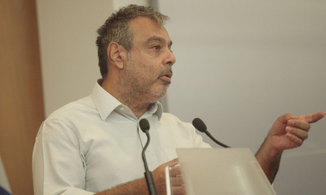 «Πυρά» Κασσελάκη σε Βερναρδάκη: Ψήφισε την πρόταση μομφής αν και συμμετέχει στη Νέα Αριστερά