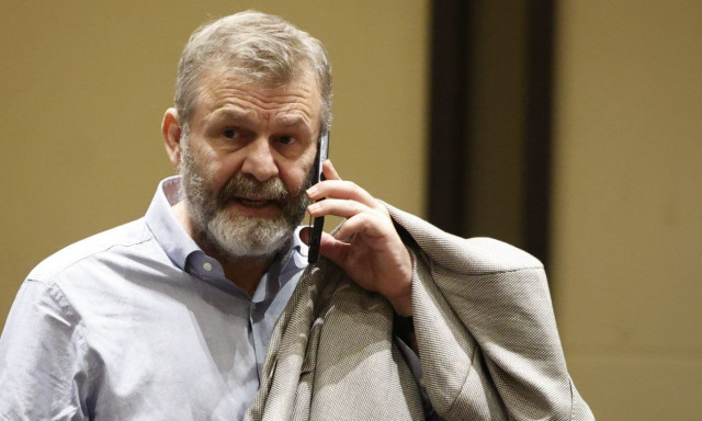 Γκλέτσος: «Ξεφτίλα Κασσελάκη - Βασίζεται στα γκάλοπ και στη στημένη κάμερα»