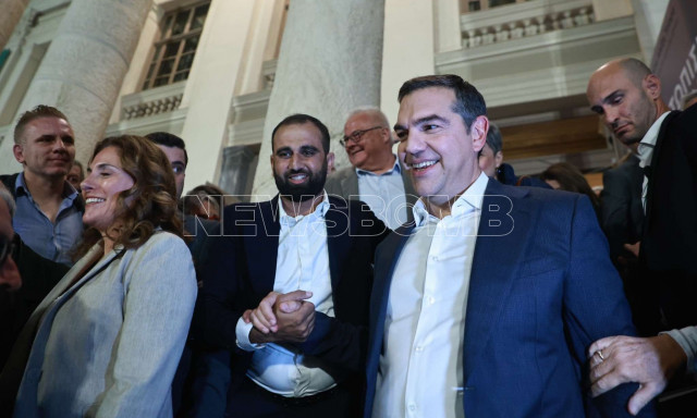 Το μήνυμα της βάσης του ΣΥΡΙΖΑ: «Αλέξη, γύρνα πίσω» - Ποια ήταν η απάντηση Τσίπρα