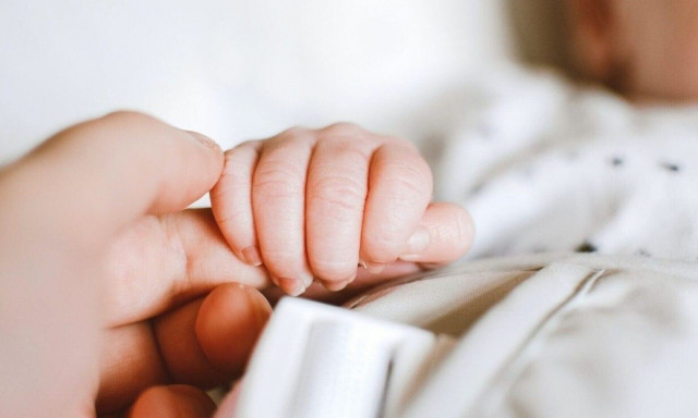 Αμαλιάδα: Τα πέντε νεκρά μωρά και οι μαρτυρίες «φωτιά» για τους μυστηριώδεις θανάτους