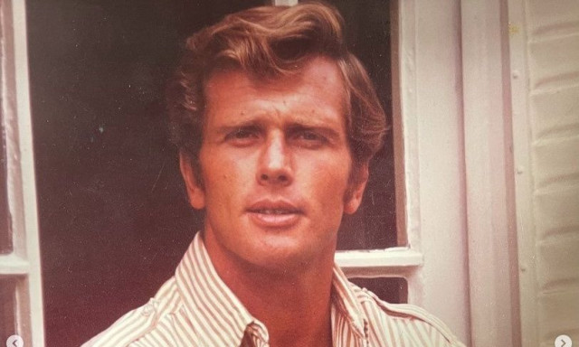 Ταρζάν: Πέθανε ο πρωταγωνιστής, Ρον Έλι