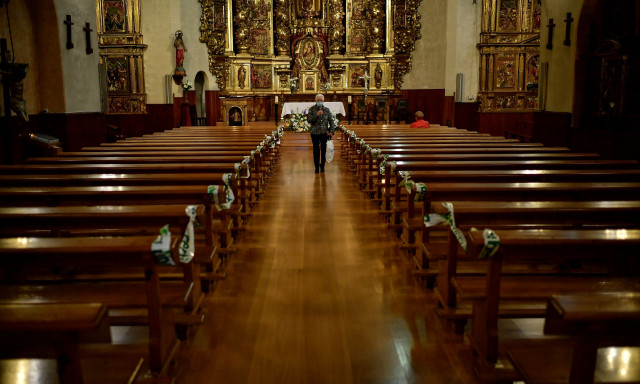 Σκάνδαλο στην Καθολική Εκκλησία: Τα πρόσωπα της «ιερής» μπίζνας  με το «ένοχο» παρελθόν