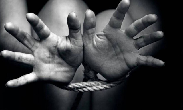 Ηράκλειο: Κακουργηματικές διώξεις στο ζευγάρι που εξέδιδε την 25χρονη