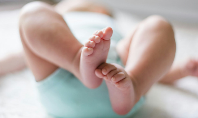 Νεκρά βρέφη στην Αμαλιάδα: Διαρρηγνύει τα ιμάτιά της η 24χρονη μητέρα