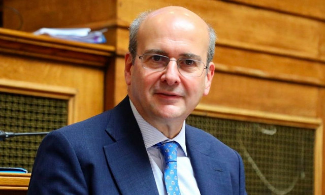 Χατζηδάκης: «Και τώρα να φύγω απ' την πολιτική, είμαι πλήρης»