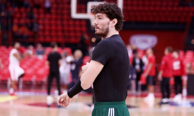 Ολυμπιακός - Παναθηναϊκός AKTOR: Στο ΣΕΦ οι πρωταθλητές - Οι δωδεκάδες των «αιωνίων»