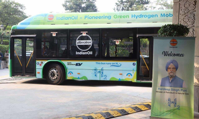 Green and clean India: First green hydrogen-run bus that emits just water rolls out in New Delhi