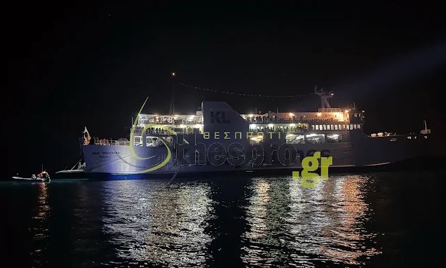 Ηγουμενίτσα: Ξεκόλλησε το «Αγία Θεοδώρα» από τα αβαθή – Σε εξέλιξη η επιχείρηση ρυμούλκησης