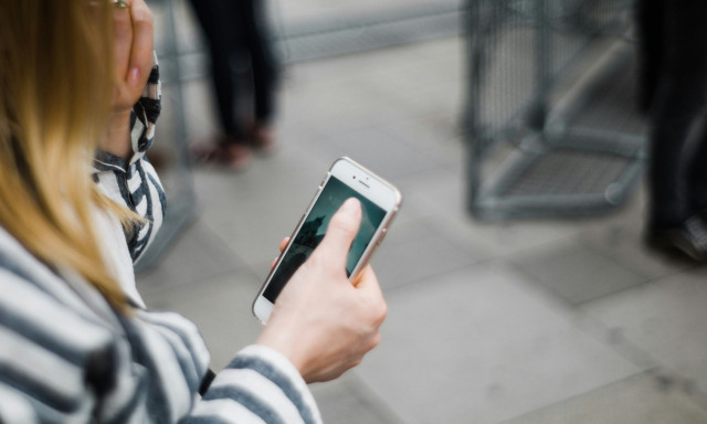 Έκτακτη προειδοποίηση FBI στους χρήστες κινητών: «Σταματήστε να στέλνετε μηνύματα»