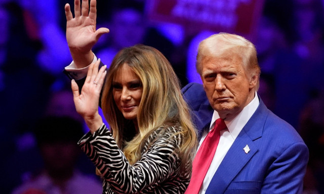 Πυρά Τραμπ σε Χάρις: «Φύγε από εδώ, καταστρέψατε τη χώρα μας»