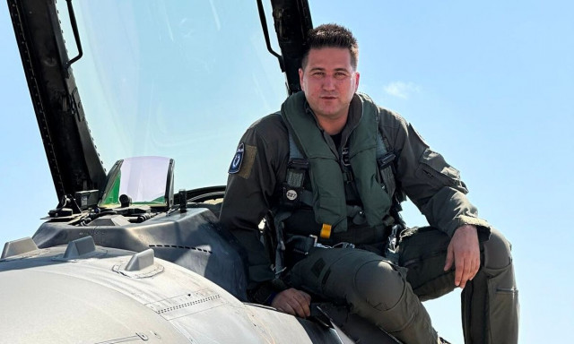 Ο πιλότος της ομάδας ΖΕΥΣ αποκλειστικά στο Newsbomb.gr: «Γιατί εμπνεύστηκα από τον Παλαμά»