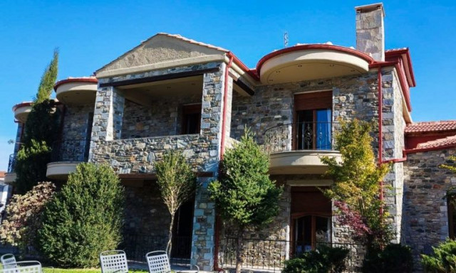 Φλώρινα: Χαροπαλεύει ο 55χρονος από τις αναθυμιάσεις στο ξενοδοχείο - Λειτουργούσε χωρίς άδεια