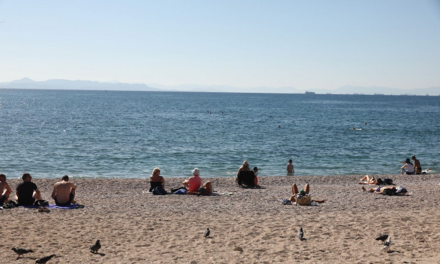 Συνεχίζεται ο ηλιόλουστος καιρός και οι καλές θερμοκρασίες – Πότε θα έρθουν οι βροχές