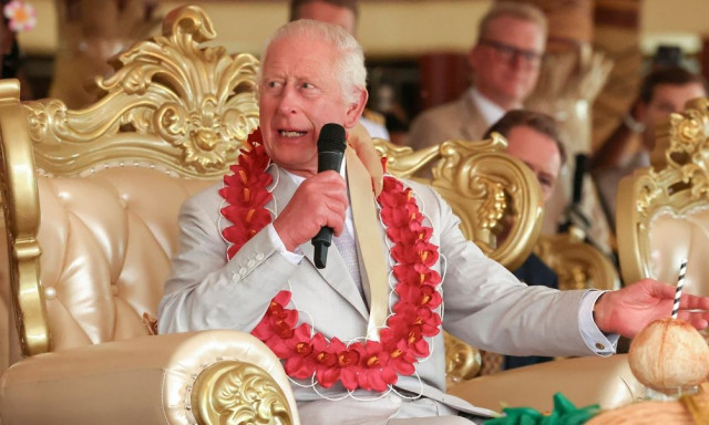 Βασιλιάς Κάρολος: Χαλάρωσε σε σπα της Ινδίας με τη σύζυγό του Καμίλα - H γιόγκα και το φρέσκο γάλα