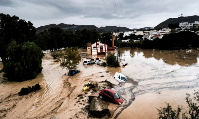 Σκηνές αποκάλυψης στην Iσπανία: Τουλάχιστον 51 νεκροί από τις πλημμύρες, ανάμεσά τους παιδιά