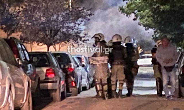 Θεσσαλονίκη: Επεισόδια μεταξύ κουκουλοφόρων και αστυνομικών με πετροπόλεμο και χημικά