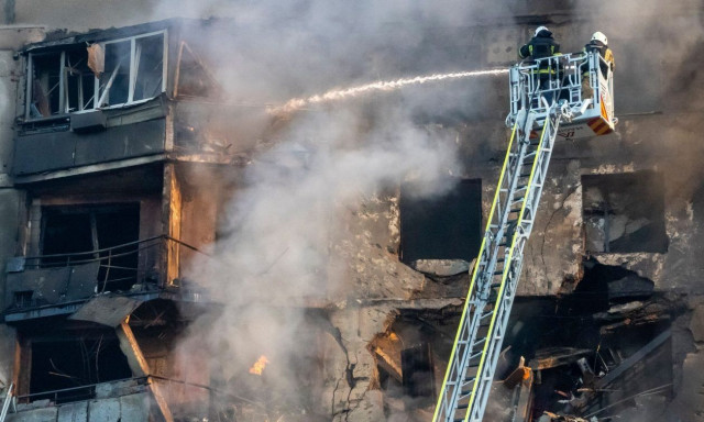 Εννιά τραυματίες σε επιδρομή της Ρωσίας στην πρωτεύουσα της Ουκρανίας με drones