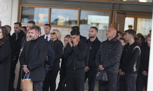 Βαρύ κλίμα και δάκρυα στην κηδεία του Τζορτζ Μπάλντοκ στην Αγγλία (pics)