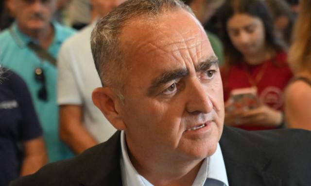 Μπελέρης για την επίθεση με αυγά: Είναι γνωστός ο δράστης - Καταγγελίες για δημοσιογράφους