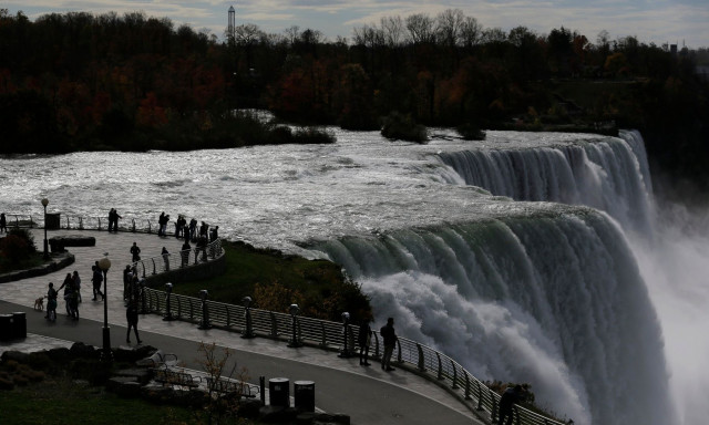 ΗΠΑ: Μητέρα έκανε με τα δύο παιδιά της «βουτιά θανάτου» στους καταρράκτες του Νιαγάρα