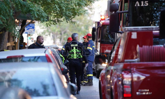 Η αντιτρομοκρατική αναλαμβάνει την έκρηξη των Αμπελοκήπων - Ένας νεκρός και μία τραυματίας