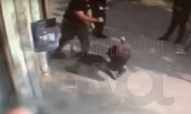 18 χρονών τομάρι…