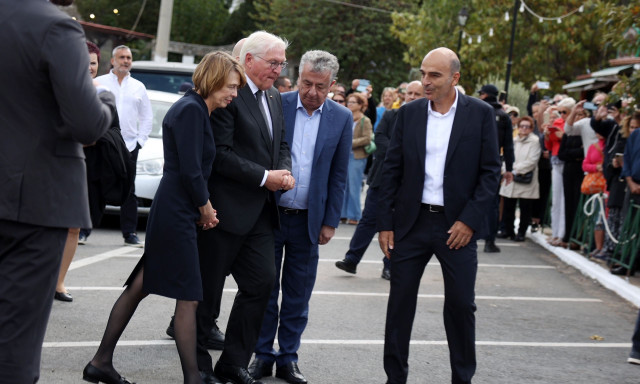 Χανιά: Ενόχληση του Περιφερειάρχη Κρήτης κάτα την επίσκεψη Σταϊνμάιερ - Το συμβάν με το βραχιολάκι