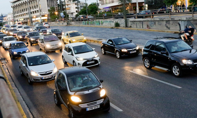 Κίνηση: Χωρίς φανάρια η κάθοδος της Κηφισίας – Απίστευτο μποτιλιάρισμα - Χωρίς μετρό προς αεροδρόμιο