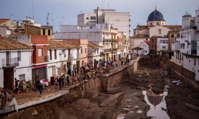 Βαλένθια: Πάνω από 200 οι νεκροί στις φονικές πλημμύρες - Νέος συναγερμός για βροχοπτώσεις