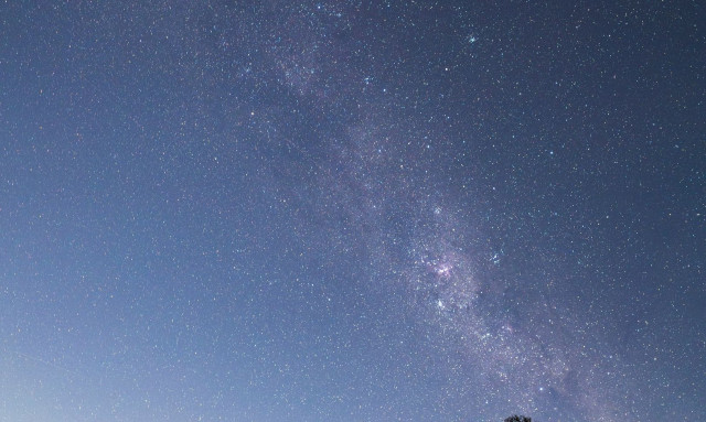 Γάλλοι ερευνητές παρήγαγαν αστρόσκονη στο εργαστήριο: Ένα βήμα προς την προέλευση της ζωής