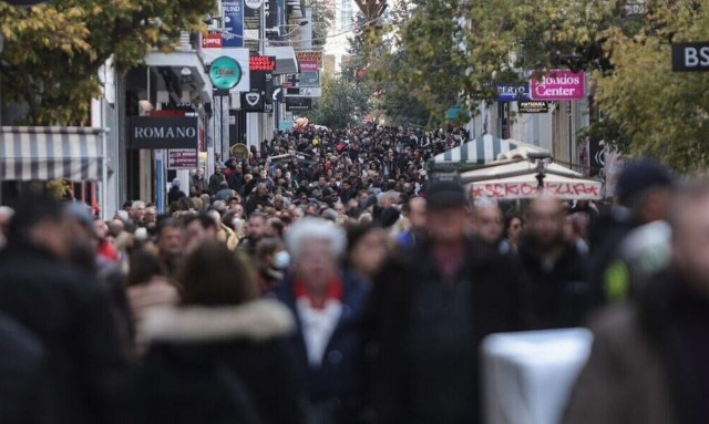 Έκτακτο επίδομα Χριστουγέννων: Ποιοι δικαιούχοι θα λάβουν από 100 έως 200 ευρώ